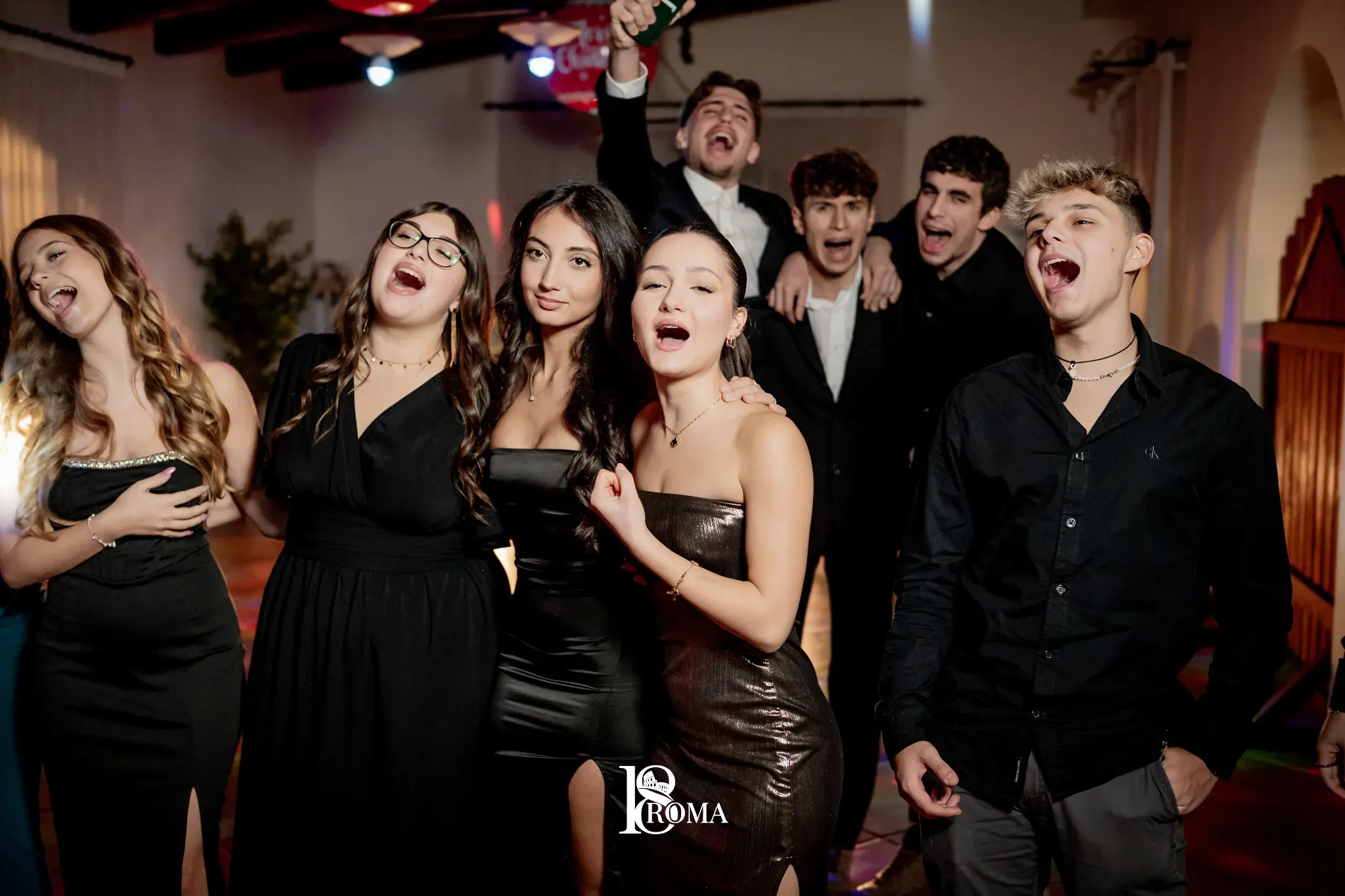 Sorrisi e abbracci festa 18 anni Roma